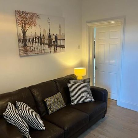 Oakstays Forest Hall Buitenkant foto